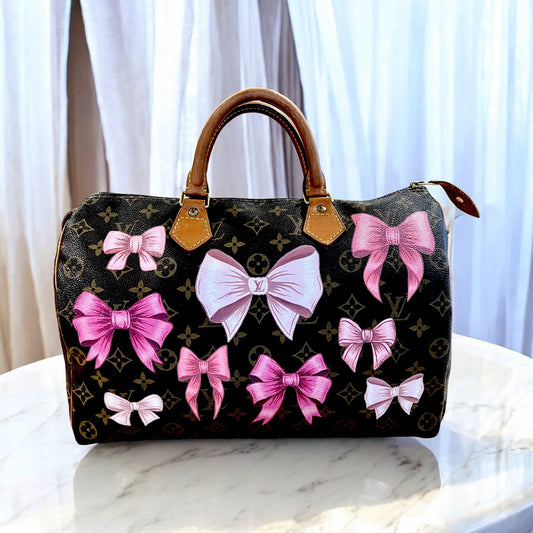 Discover the Hottest Trend: Hand-Painted Louis Vuitton Speedy "Little Bow Peek"