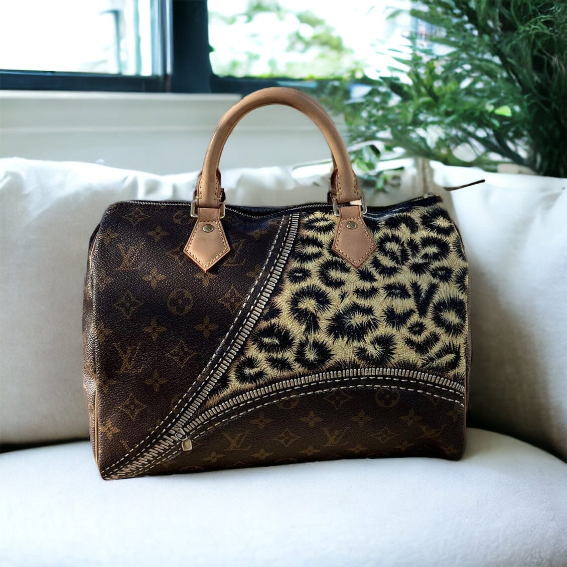 Detailed Metallic Unzipped Cheetah by New Vintage Handbags